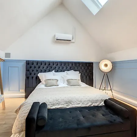 Spa De La Tour Eiffel Bed & Breakfast